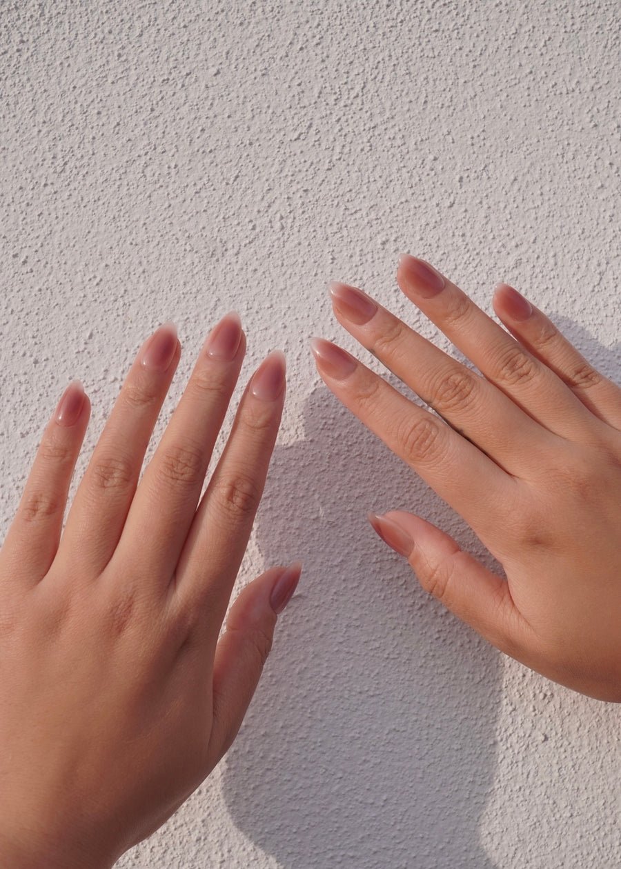 Salon-quality 3D gel nails that actually last.